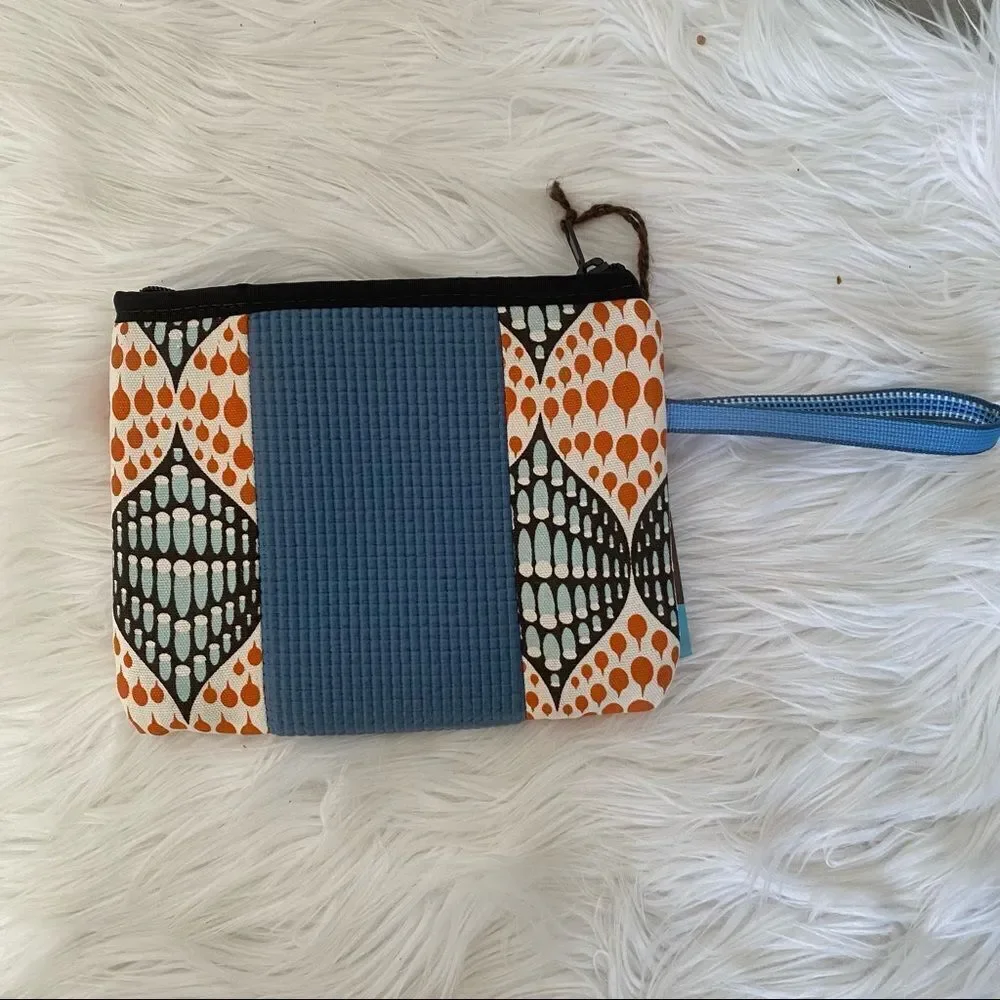 NEW OM Aspen blue print cosmetic wristlet bag